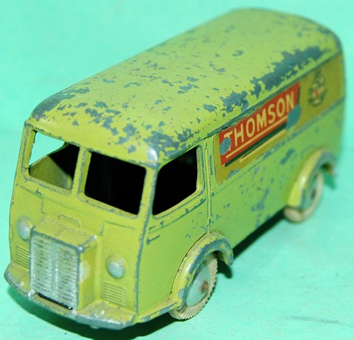 QUIRALU PEUGEOT D4A DUCRETET THOMSON époque Dinky, CIJ, JRD